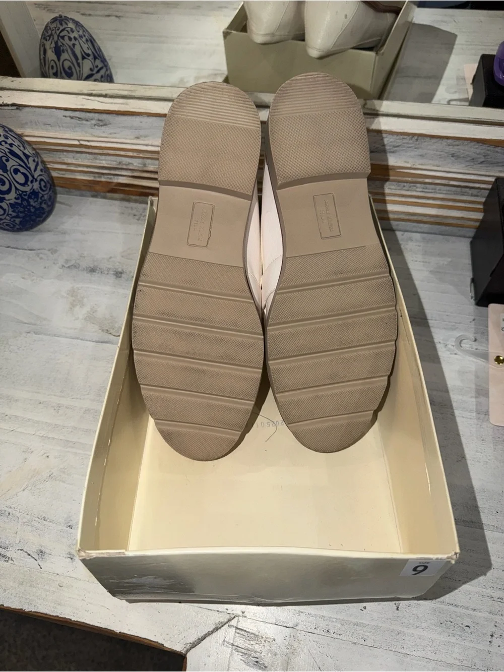 Anne Klein White Leather Loafers with Gold Hardware